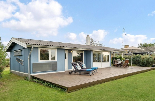 Nice home in Fejø with kitchen