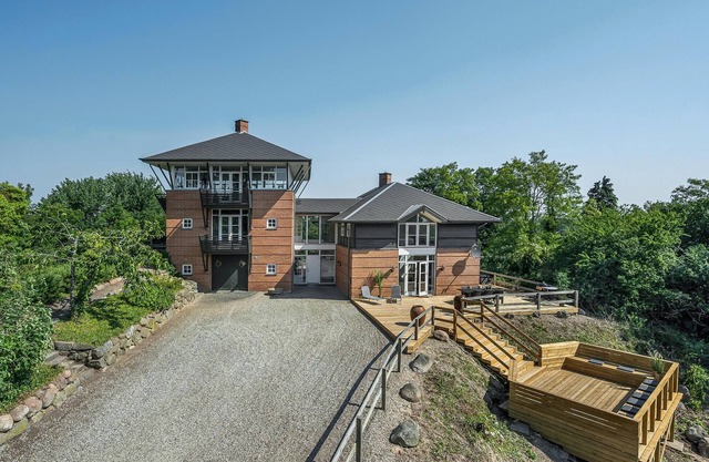 Nice home in Humble with house sea view