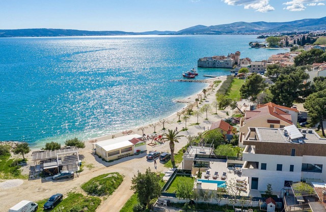 Nice home in Kastel Gomilica with sauna
