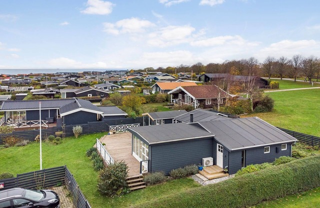 Nice home in Karrebæksminde