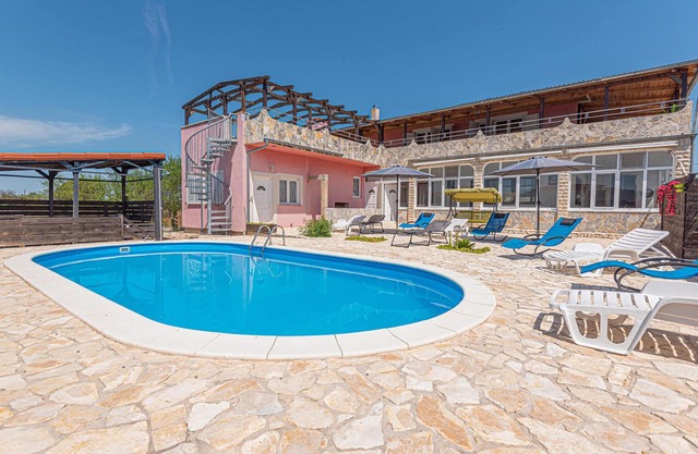 Nice home in Konjevrate with WiFi