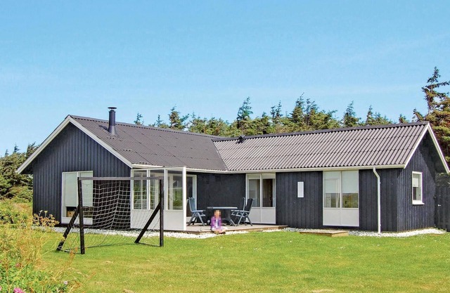 Nice home in Løkken with kitchen