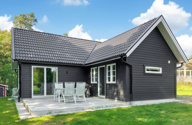Nice home in Munka-Ljungby with WiFi