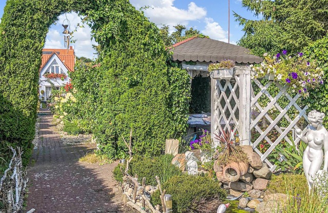 Nice home in Nowe Warpno with WiFi