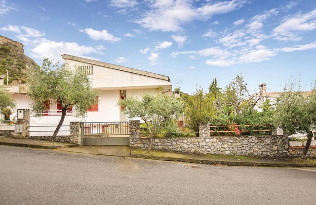 Nice home in Praia a Mare with kitchen