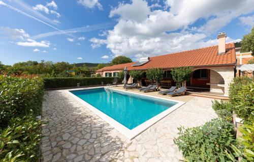 Nice Home In Prapatnica- Seget
