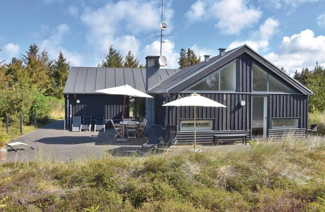 Nice home in Ringkøbing with kitchen