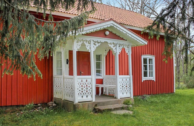Nice home in Strömsnäsbruk