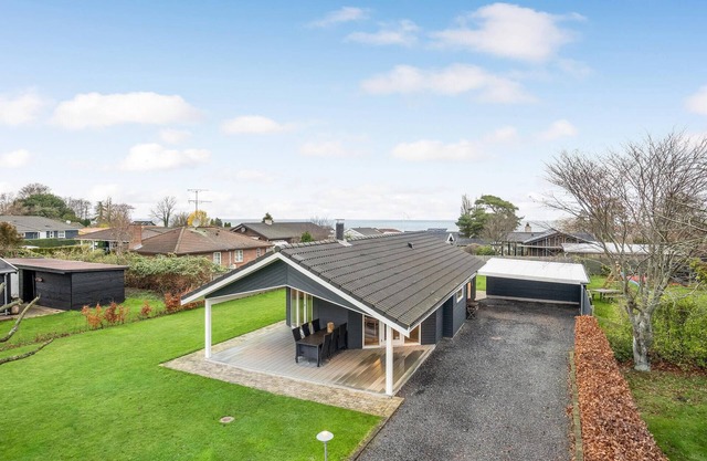 Nice home in Strøby with WiFi