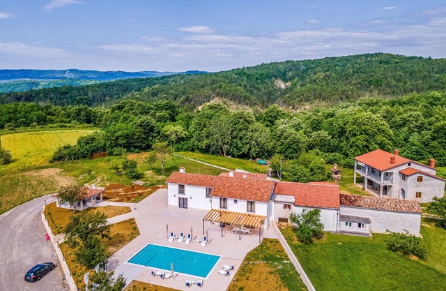 Nice home in Susnjevica with sauna