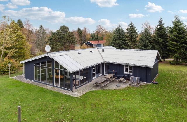 Nice home in Væggerløse with sauna