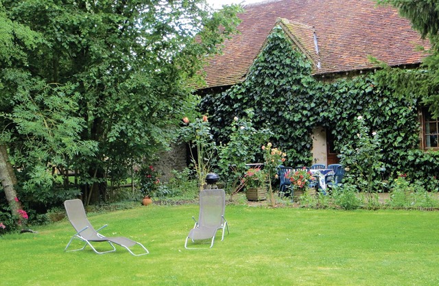 Nice home in Vernie with WiFi