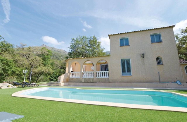 Nice home in Ville di Paraso with WiFi