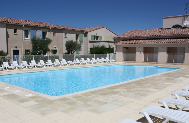 Nice house with shared pool in the Alpilles, 8 persons