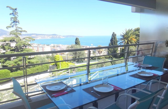 Nice Ouest, magnificent air-conditioned 2 P/wifi with large terrace facing the sea