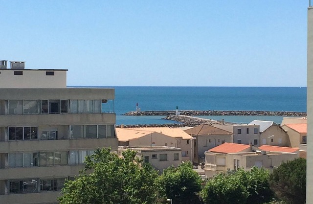 Nice studio furnished cabin in Carnon, sea view
