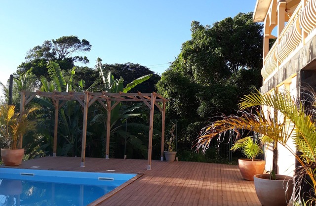 Nice T2 with swimming pool with sea view