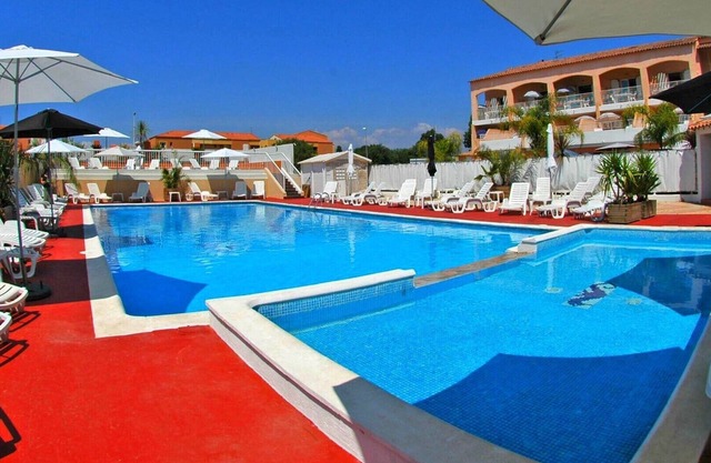 Nice T3 (2 bedrooms) 6 pers. 250m from the SEA with HEATED SWIMMING POOL & TENNIS (3)