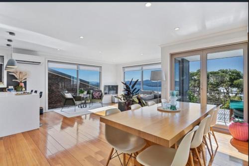 Nicolas Escape panoramic views luxury and space