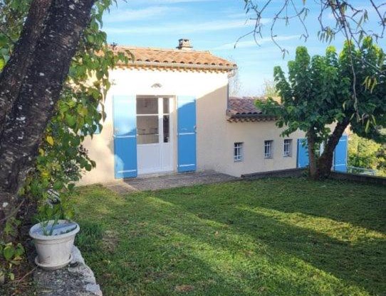 Nid douillet - LES FARGETTES - superbe vue - charmante petite maison avec jardin - 2 pièces à Privas