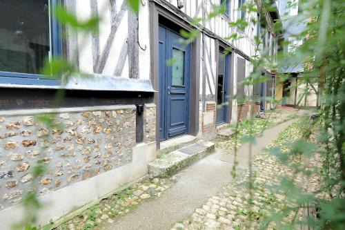 Nid Normand building 1620 - 3 bedrooms - hyper center