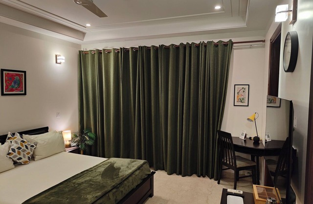 Nien - A clean and modern apartment in the heart of South Delhi
