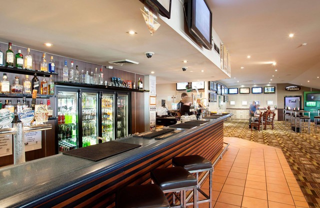 Nightcap at Edge Hill Tavern