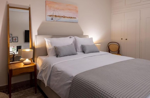 Nima's house, traditional flat with lake view