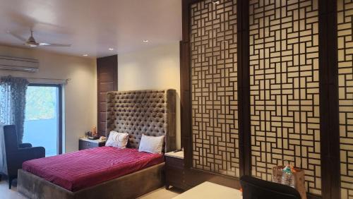 Nivasa Villa - 5 BHK Triplex House Near Cyberhub