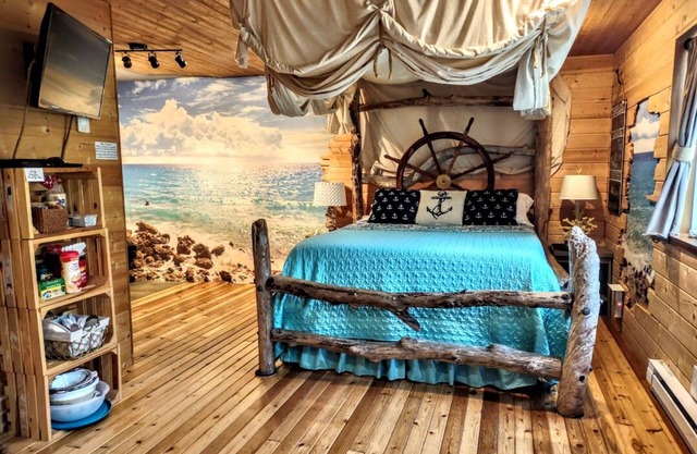 NO CLEANING FEE! Castaway Cove-Launch Free Kayaks&Canoe from bank-Near Beach too