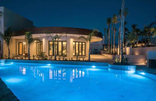 Noble Hotel Suites - Adults Only