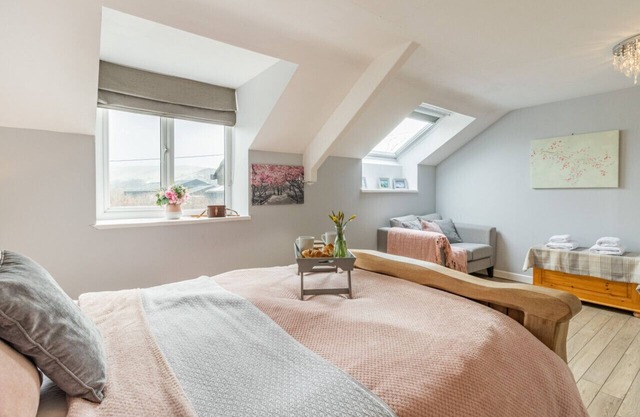 Noddfa Afon Levi - Four Bedroom House, Sleeps 8