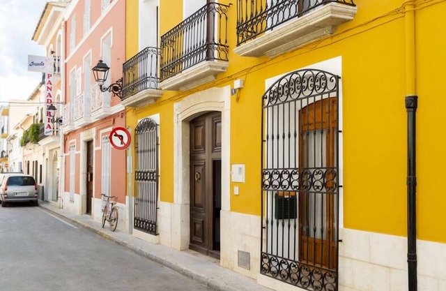 Noguera Casa de Poble country house in Xalo, La Marina, Alicante