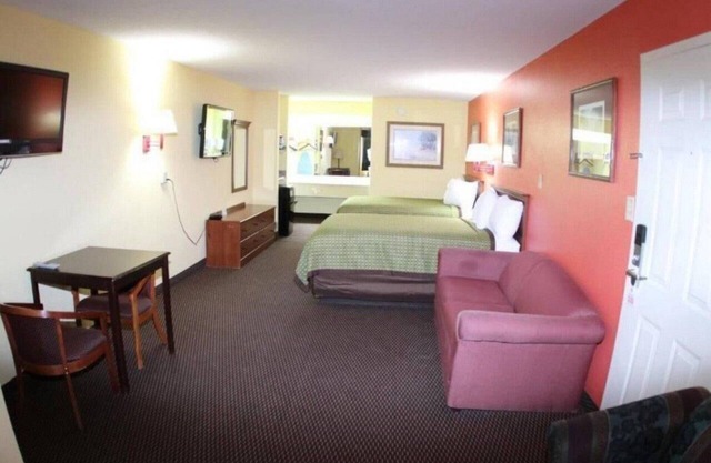 NON SMOKING KING SUITE #2