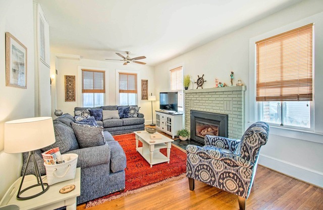 North Beach Cottage - Walk to Chesapeake Bay