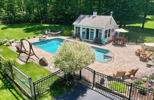 North Shore Getaway for Adults