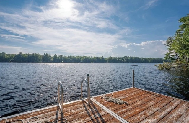 Norway Chalet-Lake & Ski Retreat. Hot tub, game room & endless adventure