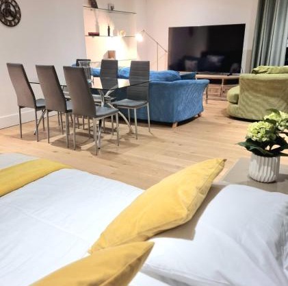 Notting Hill Gate Room