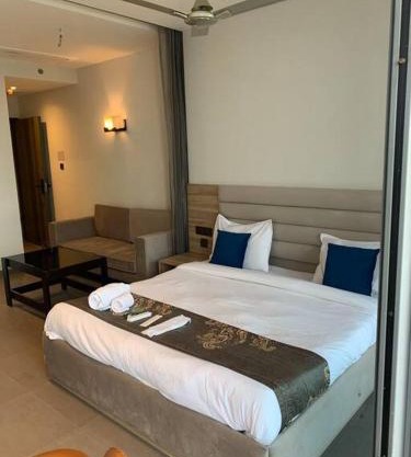 Nova Noida Stay By Uniqinn