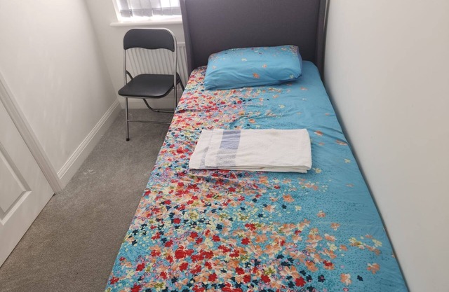 Nuneaton comfortable and neat home for travelling guests, a place of relaxation