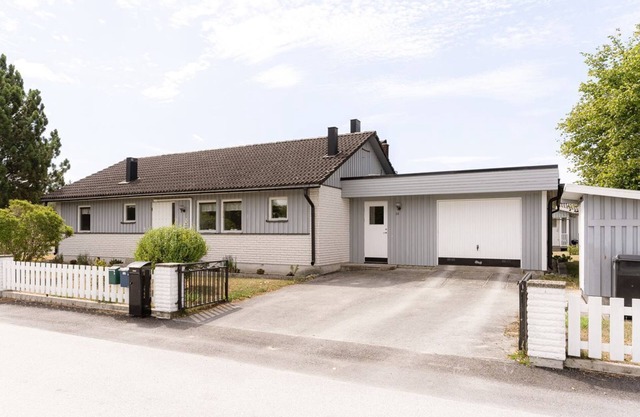 Nyrenoverad Villa + Gårdshus 8+5 Bäddar gå Till Tofta Strand. 1-2 Familjer