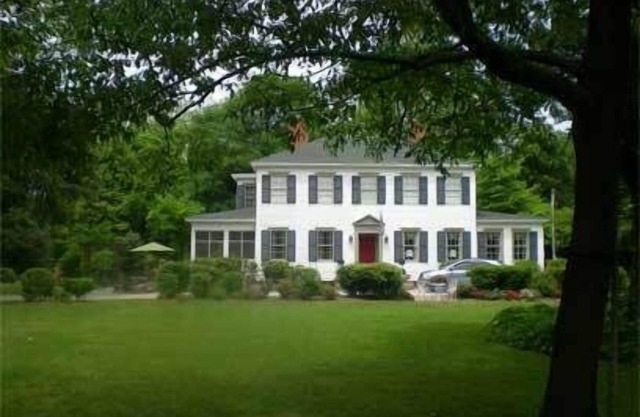 Oak Manor Inn