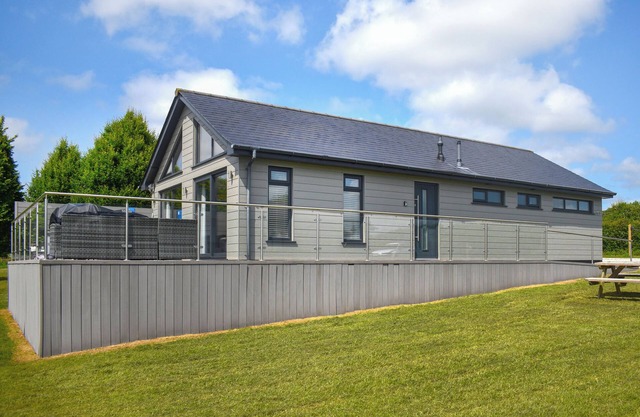 Oak Park One - UK50062