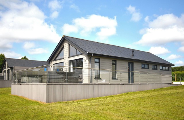 Oak Park Two - UK50063