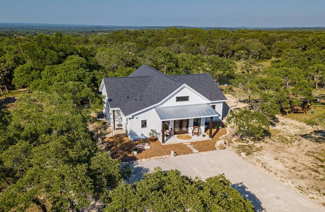 Oaks Ranch- Gorgeous Home near Guadalupe River State Park