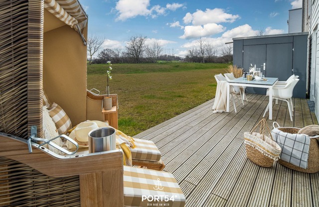 Obiza - Baltic Sea, at the harbor, infrared sauna, fireplace, terrace, parking space