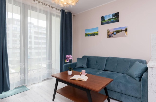 Obrońców Wybrzeża 8 | Lovely Apartment | Balcony