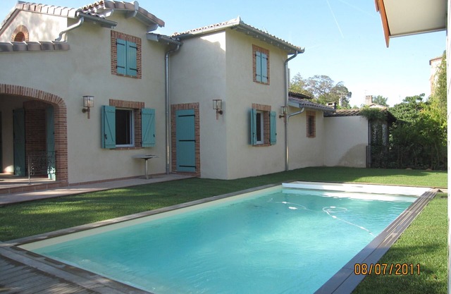 OCCITANE HOUSE QUIET, AIR CONDITIONED, HEATED SWIMMING POOL between TOULOUSE and MONTAUBAN