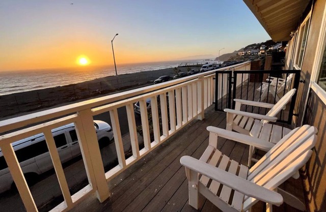 Ocean/Beach Front 🐳🐬w/Panoramic Oceanviews🌅🪂