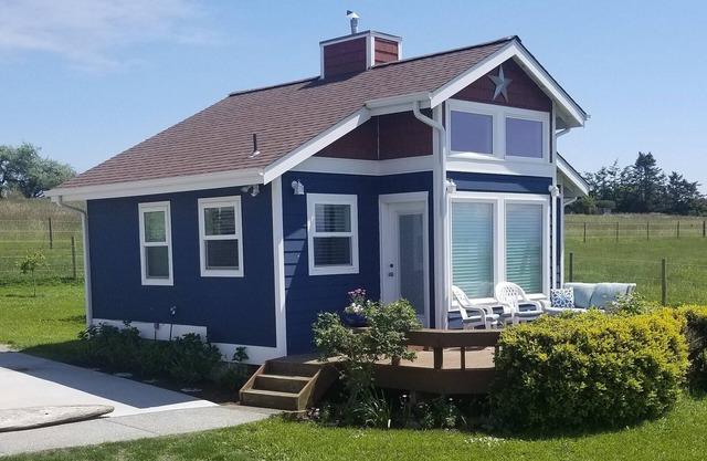 Ocean Bluff Farm Guest House West Side Views of the Ocean, Mountains & Sunsets!